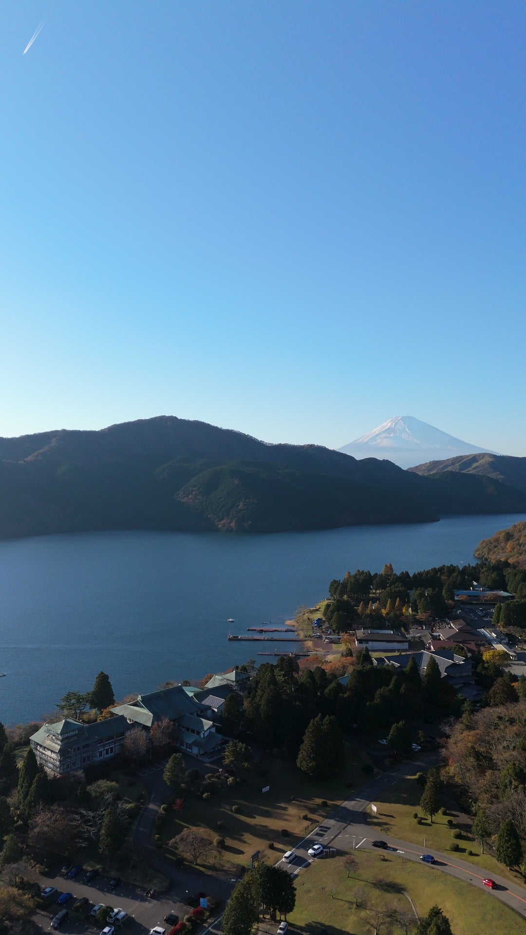 Aerial View of Lake Ashi with Mount Fuji in Distance — Premium 4K stock footage